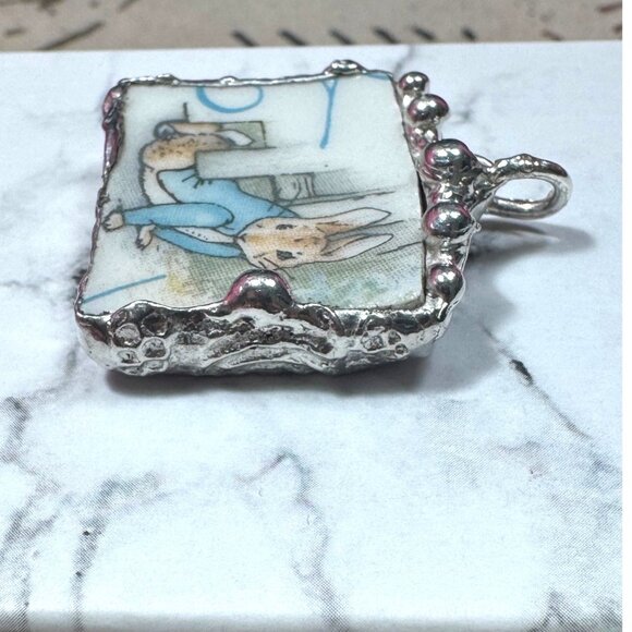 Peter Rabbit Wedgwood Broken China Pendant w/ Silver Artisan Bezel  & Ball Chain - Picture 8 of 12